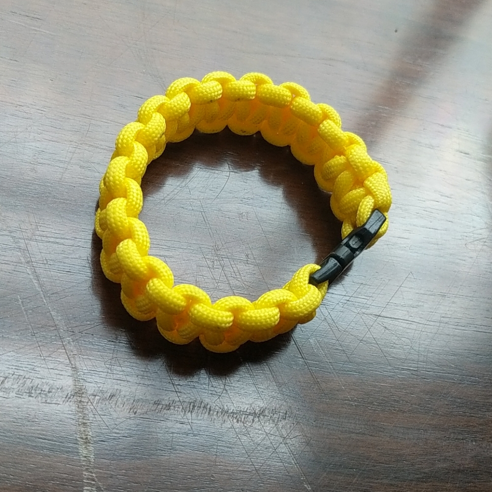 Paracord bracelet
